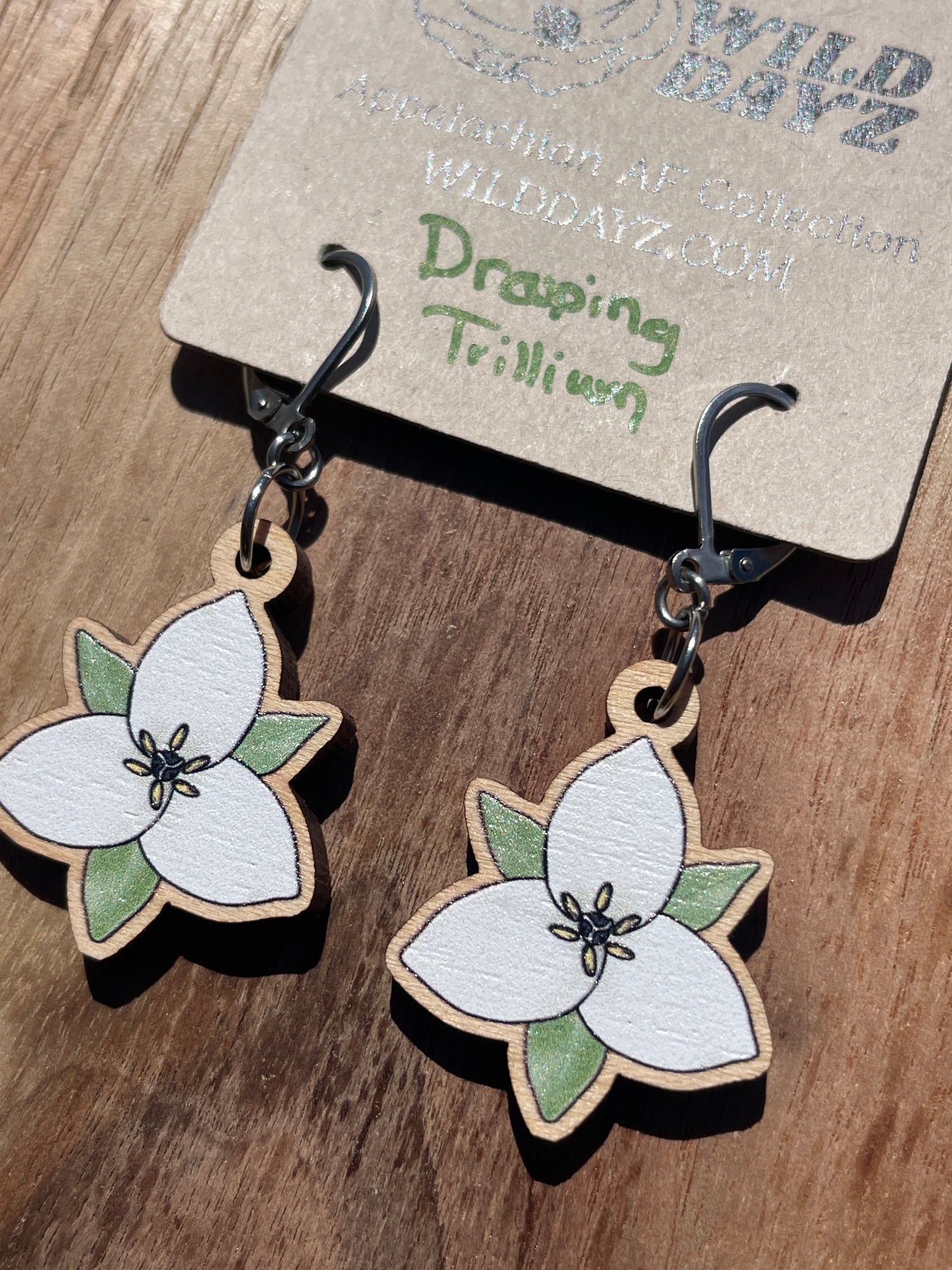 Drooping Trillium Wooden Earrings